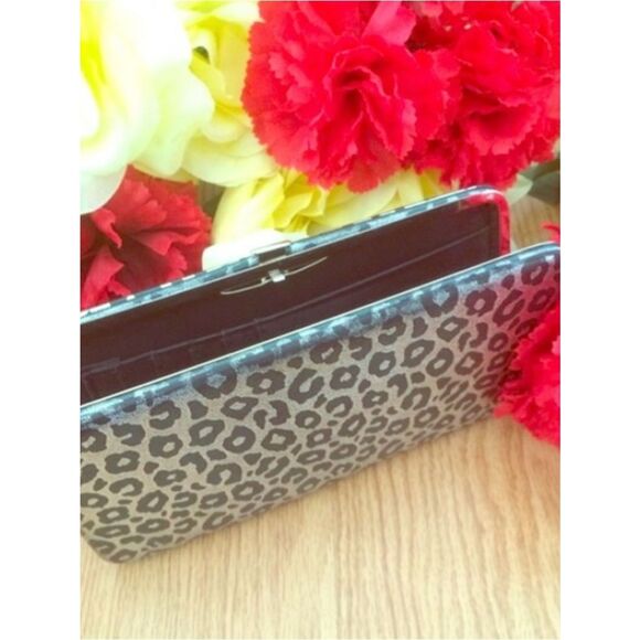 Handbags - Animal Print Silver Black Metallic Clasp Clutch Wallet